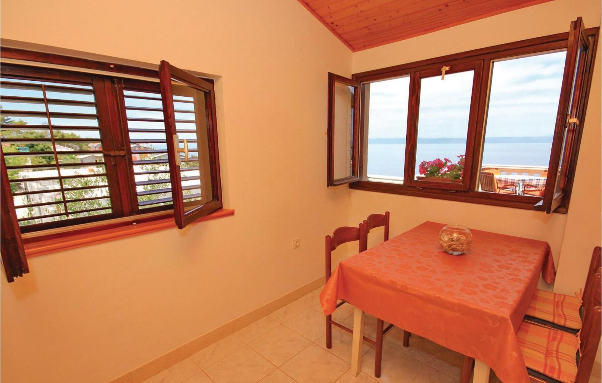 Gorgeous Apartment In Prigradica With Kitchen Εξωτερικό φωτογραφία