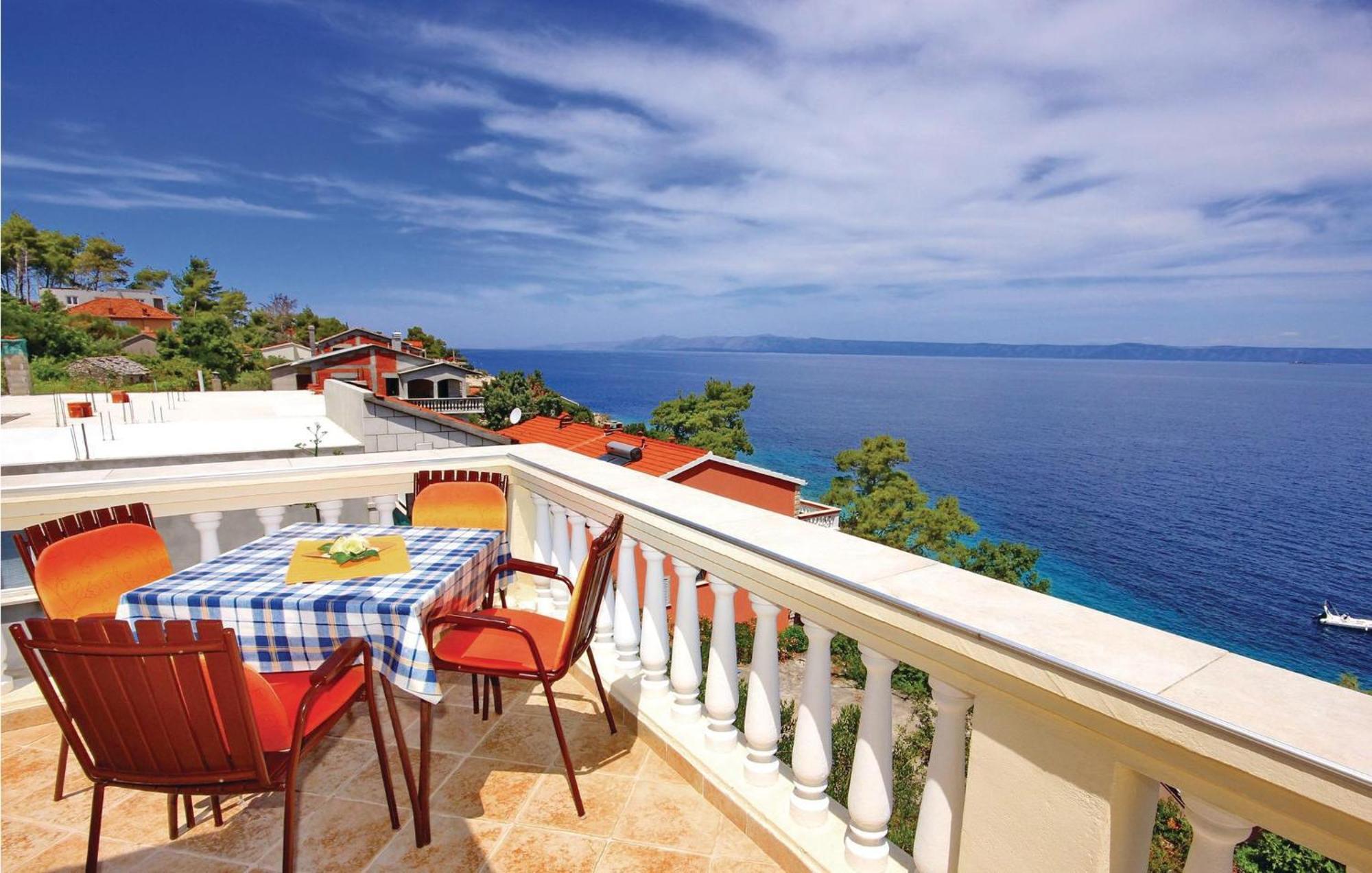 Gorgeous Apartment In Prigradica With Kitchen Εξωτερικό φωτογραφία