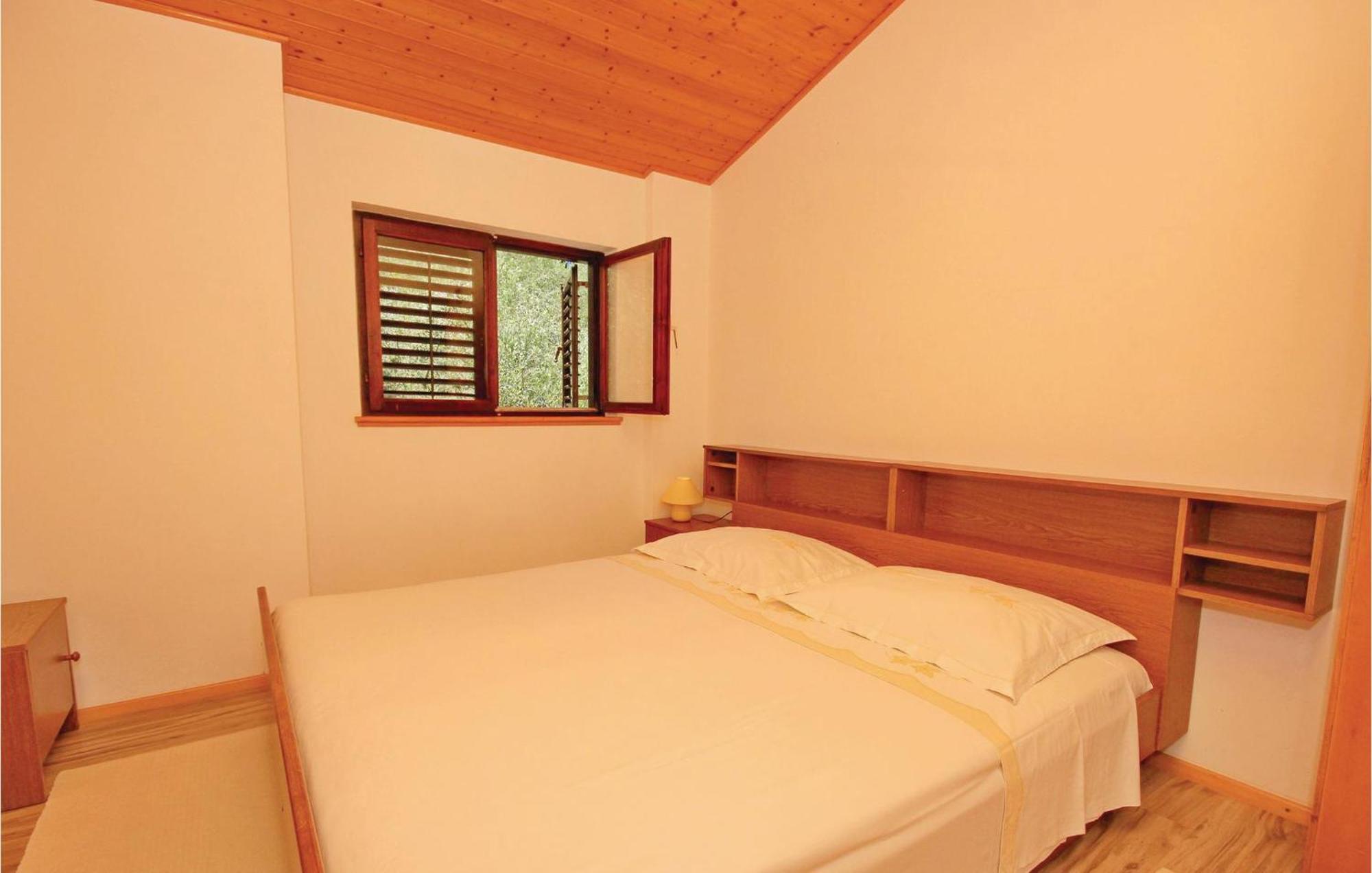 Gorgeous Apartment In Prigradica With Kitchen Εξωτερικό φωτογραφία