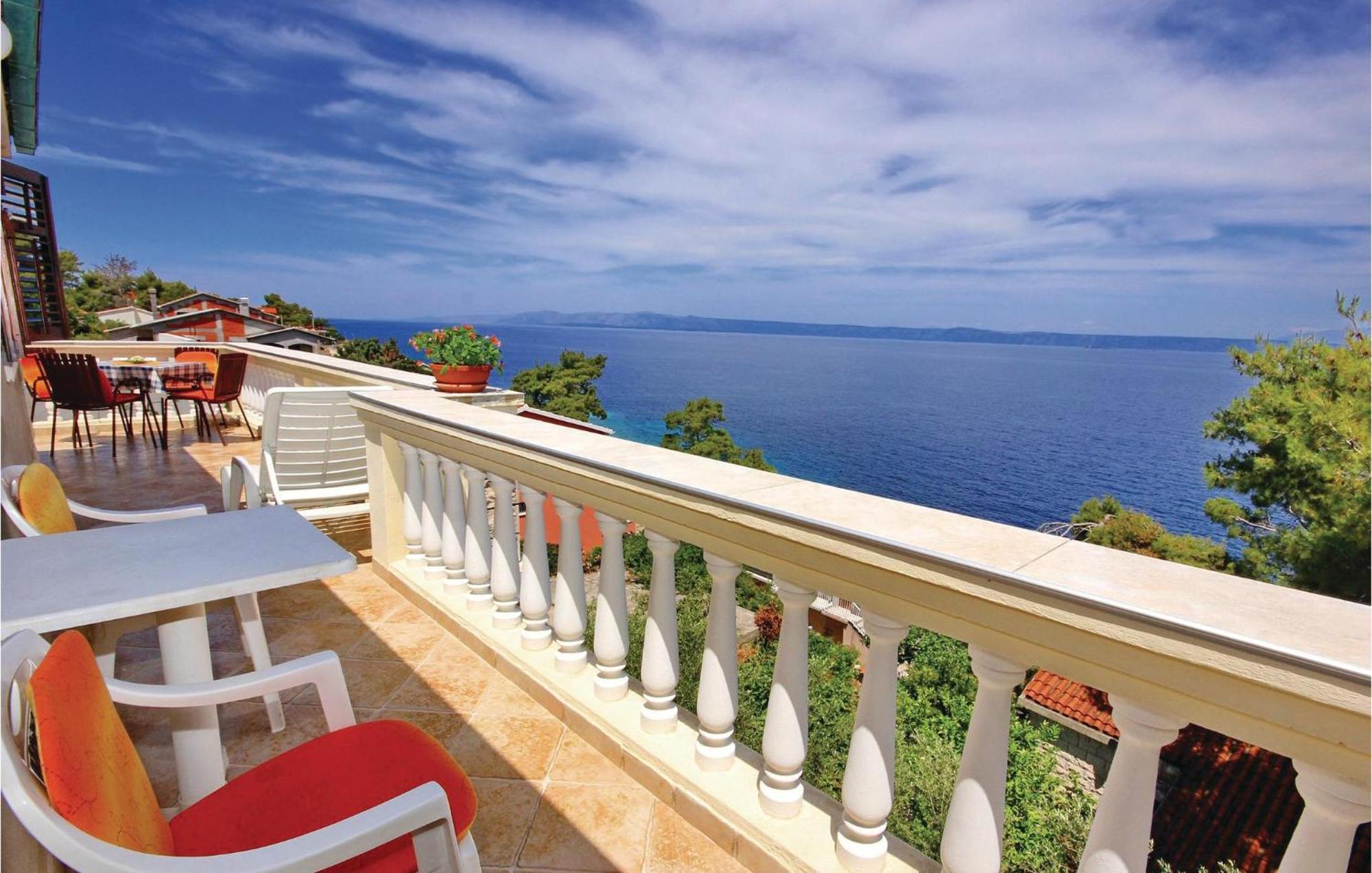 Gorgeous Apartment In Prigradica With Kitchen Εξωτερικό φωτογραφία