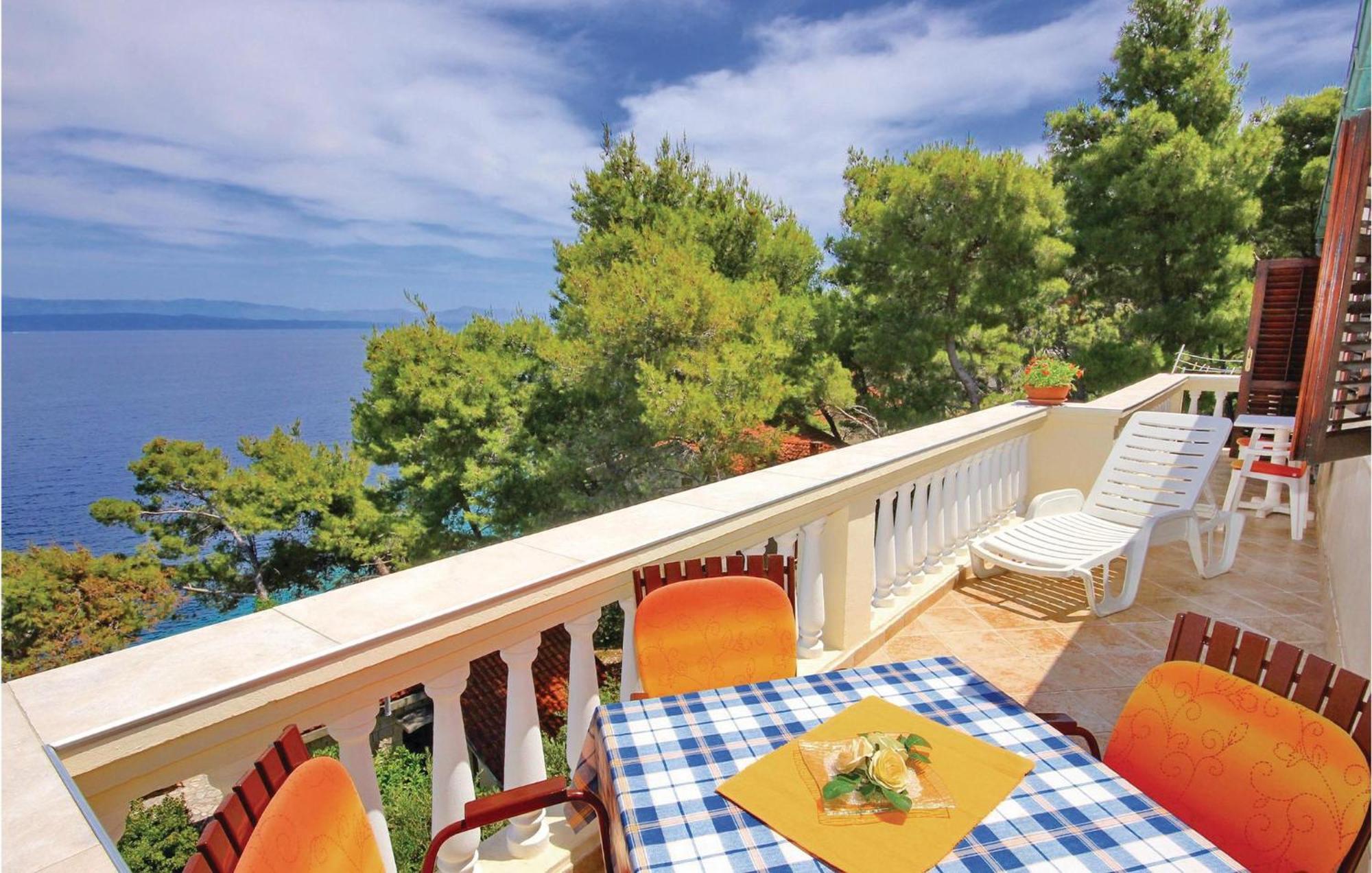 Gorgeous Apartment In Prigradica With Kitchen Εξωτερικό φωτογραφία