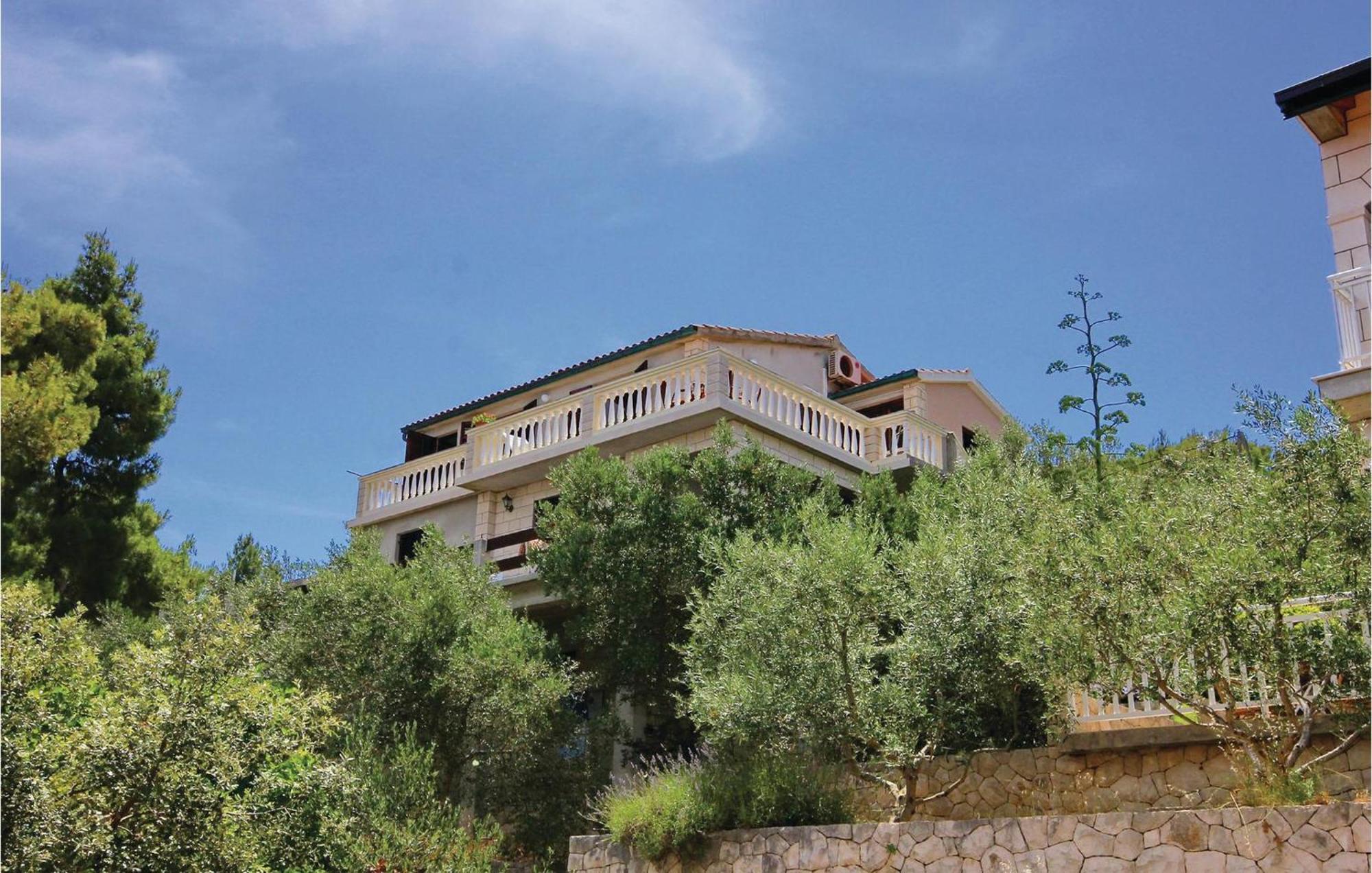 Gorgeous Apartment In Prigradica With Kitchen Εξωτερικό φωτογραφία