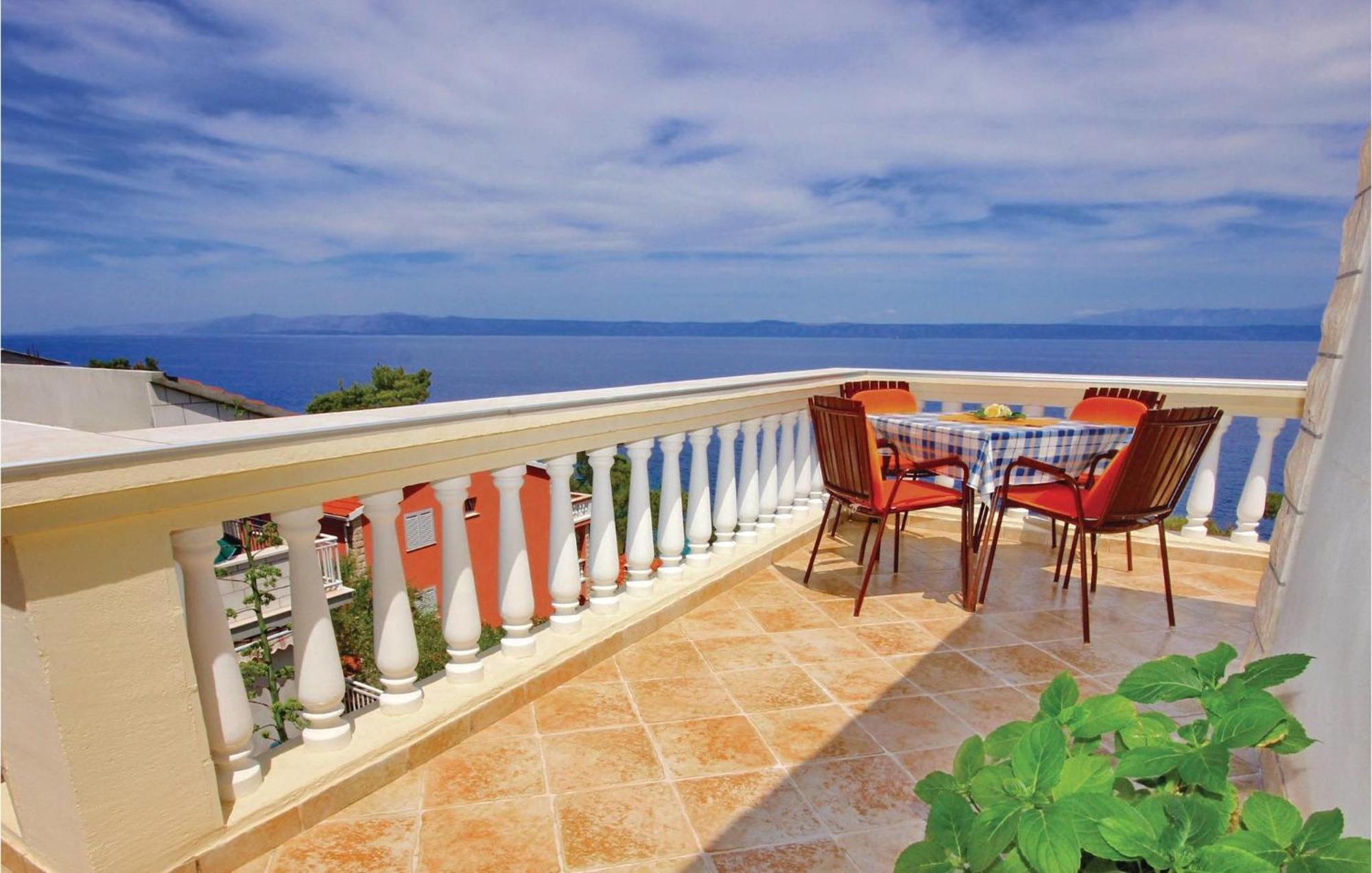 Gorgeous Apartment In Prigradica With Kitchen Εξωτερικό φωτογραφία