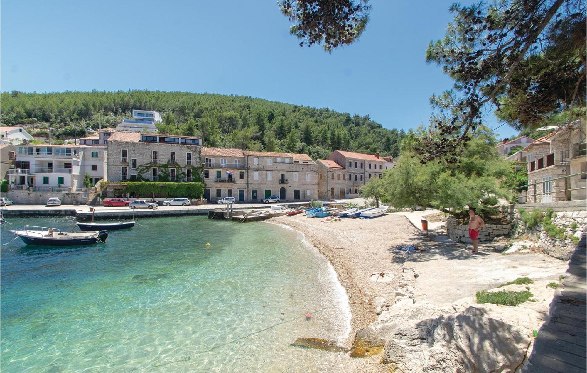 Gorgeous Apartment In Prigradica With Kitchen Εξωτερικό φωτογραφία