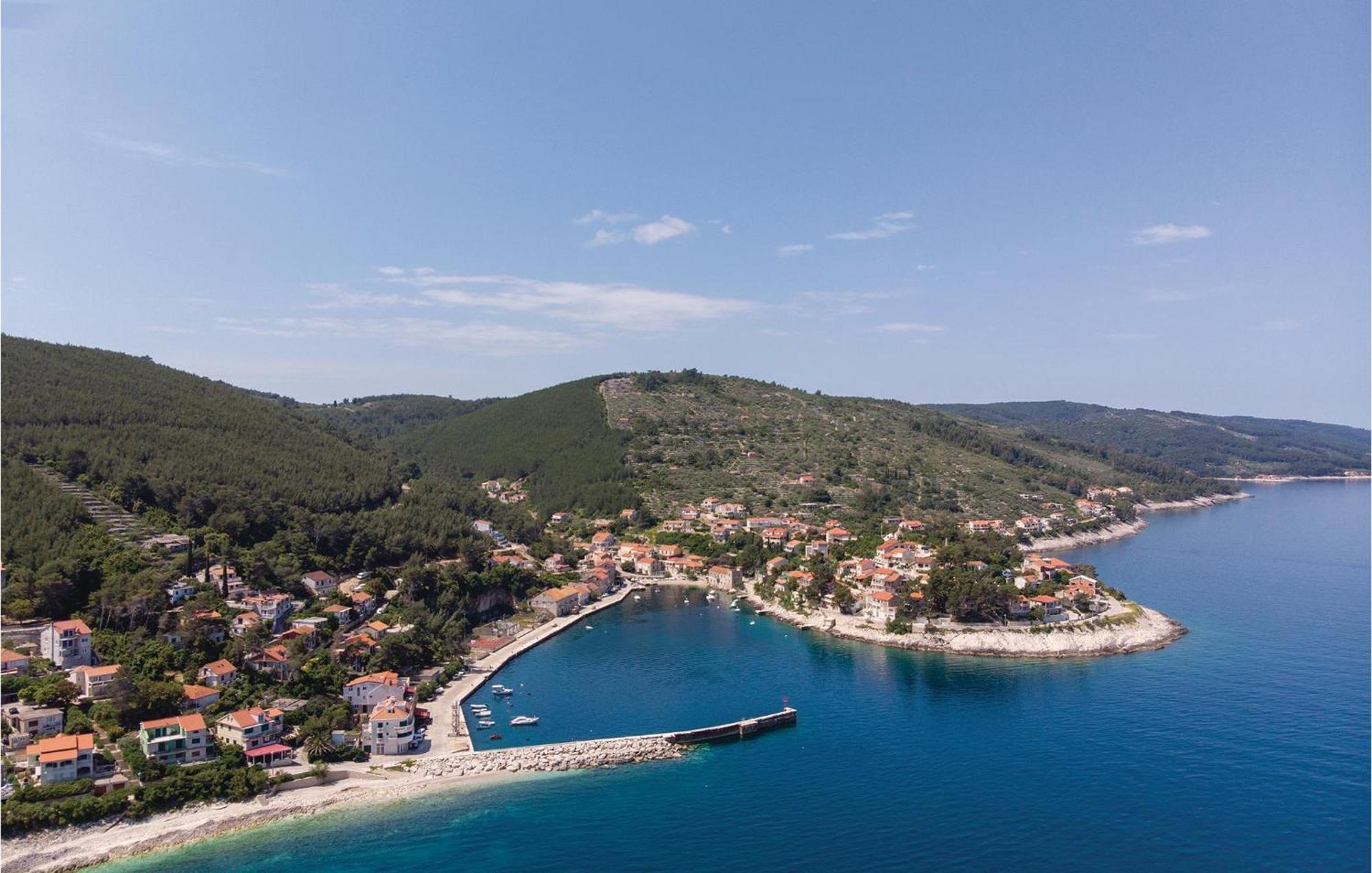 Gorgeous Apartment In Prigradica With Kitchen Εξωτερικό φωτογραφία