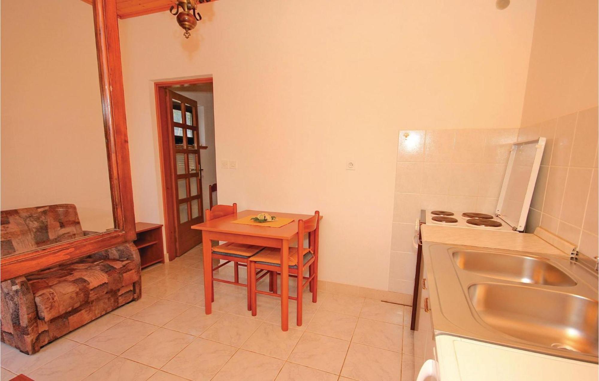 Gorgeous Apartment In Prigradica With Kitchen Εξωτερικό φωτογραφία