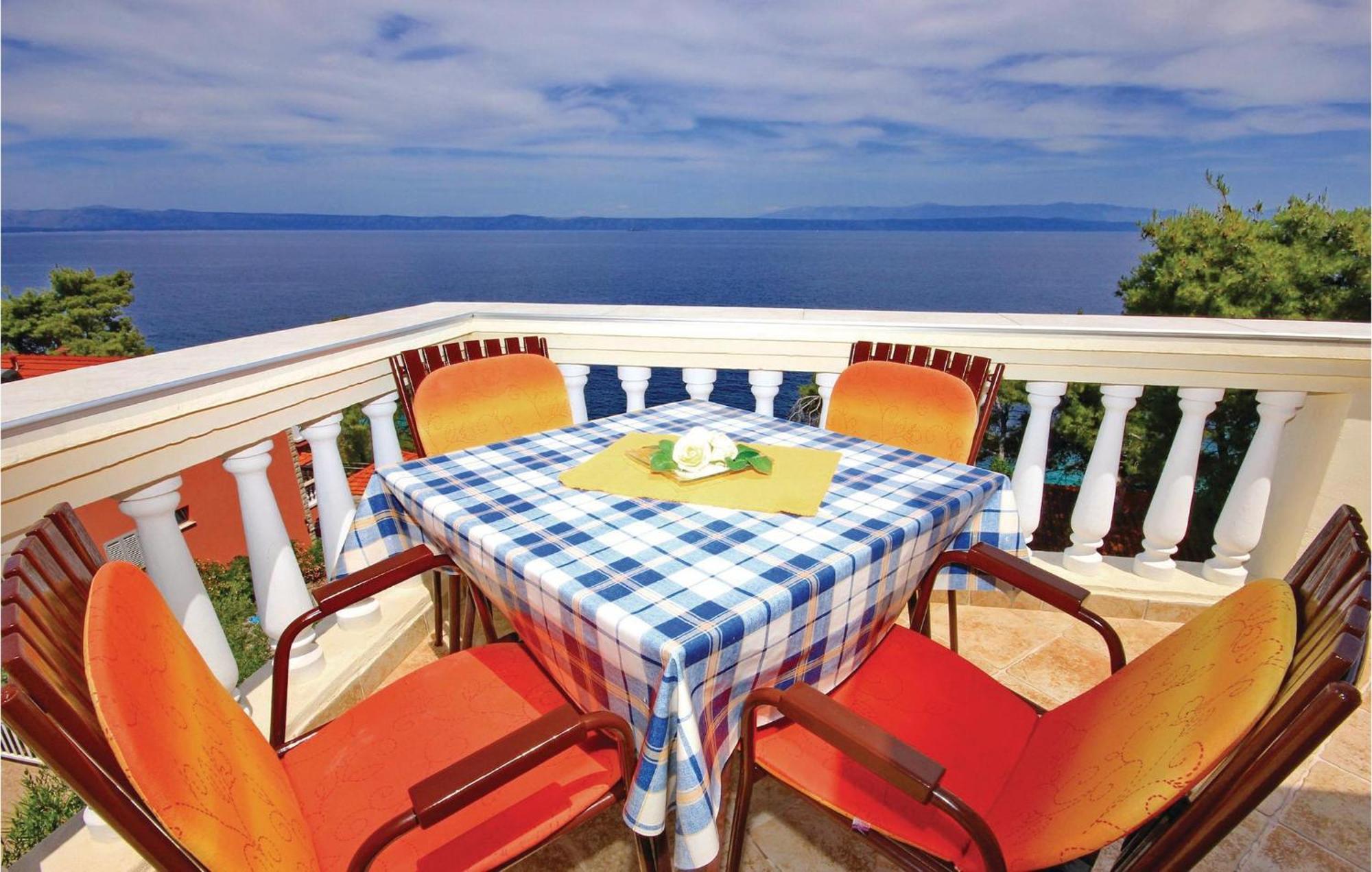 Gorgeous Apartment In Prigradica With Kitchen Εξωτερικό φωτογραφία